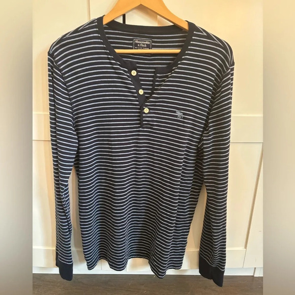 Abercrombie and Fitch Men's striped Henley in blue size medium - Picture 1 of 5